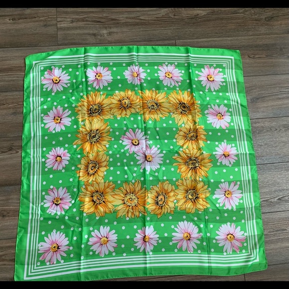 Floral Green Scarf with Sunflower and Daisy Print - Picture 2 of 4
